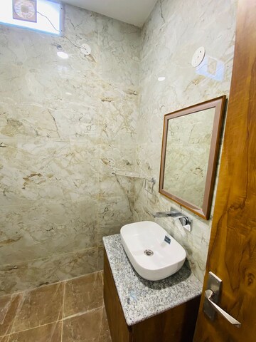 Bathroom in 1 RK Builder Floor at Sector 31 – for Rent