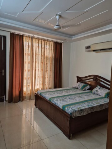 Bedroom in 3 BHK Builder Floor at Sector 46 – for Rent