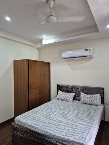 Bedroom in 3 BHK Builder Floor at Sector 46 – for Rent
