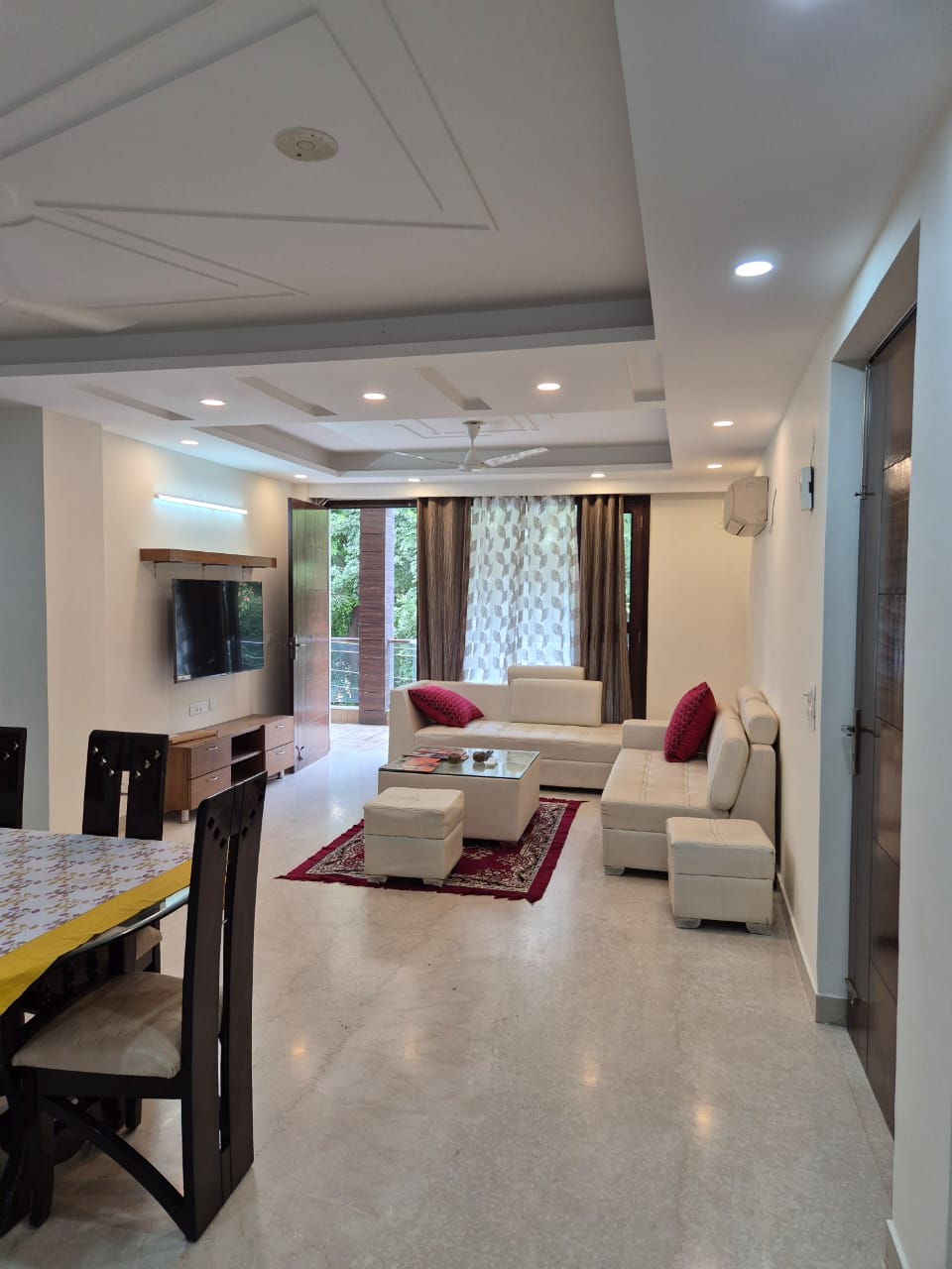 3 BHK + Servant Room Builder Floor For Rent in Sector 46