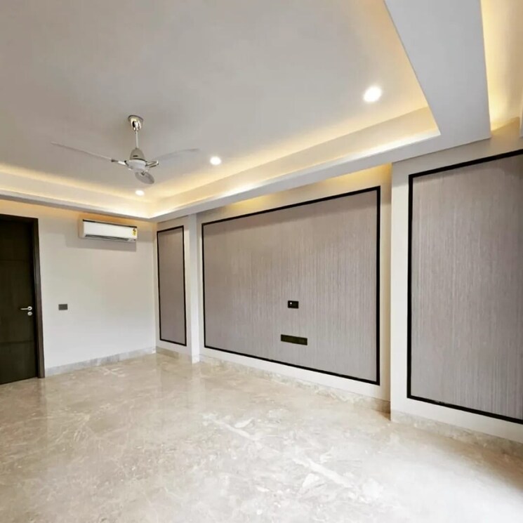 Room, south extension ii 4 Bedroom 4500 Sq.Ft. Builder Floor In South Extension ii Delhi 8988114