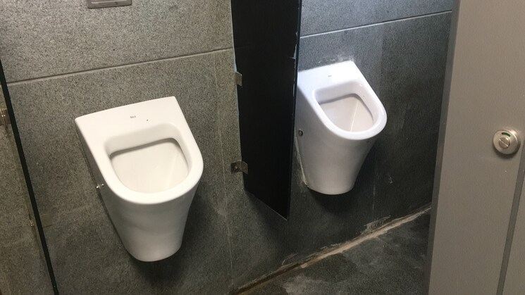 Washroom, sector 64 Commercial Office Space in IT/SEZ 2000 Sq.Ft. In Sector 64 Noida 8988119