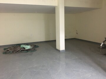 Room in  Office Space in IT/SEZ at Sector 64 – for Rent