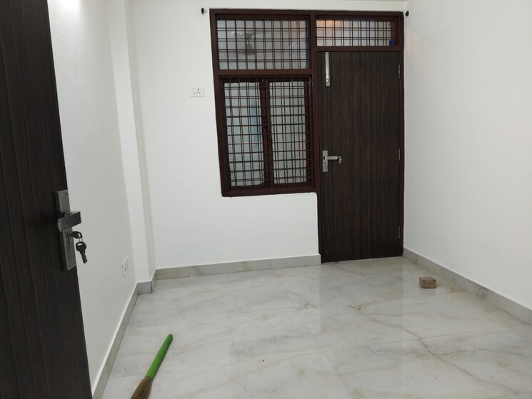 Room, saket-court-residential-complex 1 Bedroom 500 Sq.Ft. Builder Floor In Pushp Vihar Delhi 8988143