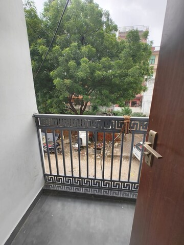 Balcony in 1 RK Builder Floor at Sector 53 – for Rent