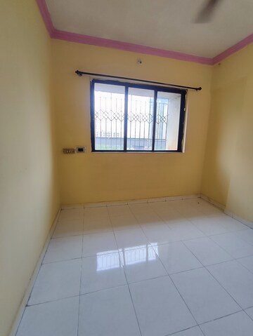 Room in 1 BHK Apartment at Krishna Greenland Park Vastu Federation, Ghodbunder Road – for Rent