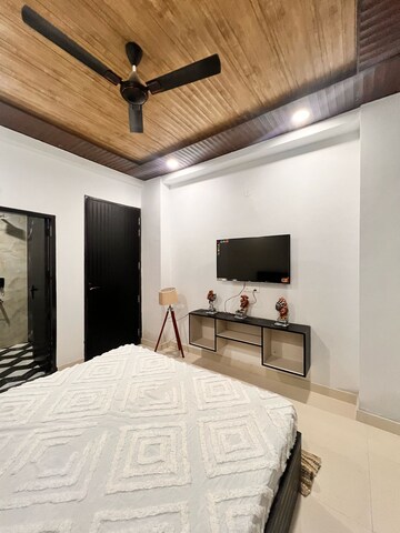 Bedroom in 1 BHK Builder Floor at Sushant Lok I – for Rent