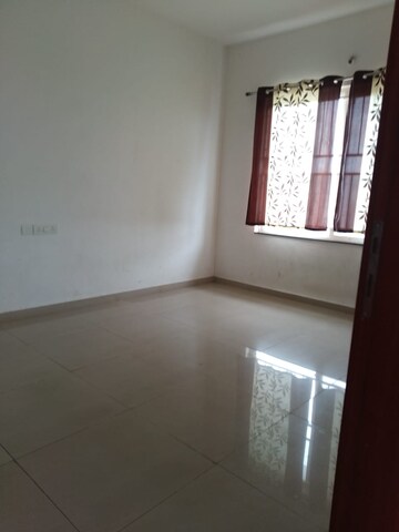 Room in 3 BHK Apartment at Kolte Patil Life Republic, Hinjewadi – for Rent