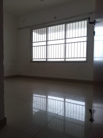 Room in 3 BHK Apartment at Kolte Patil Life Republic, Hinjewadi – for Rent