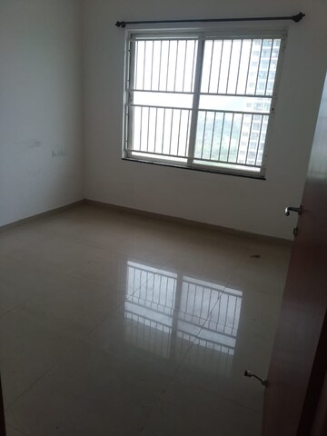 Room in 3 BHK Apartment at Kolte Patil Life Republic, Hinjewadi – for Rent