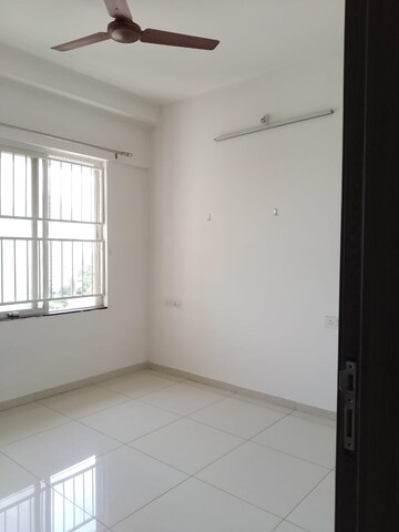 Room in 3 BHK Apartment at Kolte Patil Life Republic, Hinjewadi – for Rent