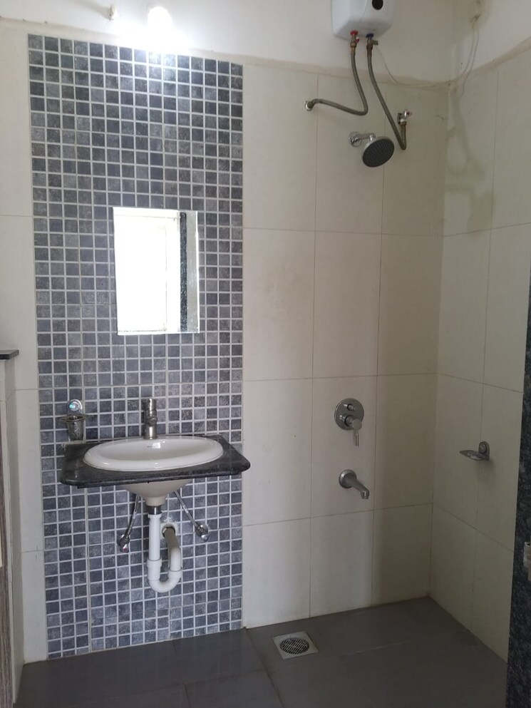 Bathroom, kolte-patil-life-republic 3 Bedroom 1500 Sq.Ft. Apartment In Hinjewadi Pune 8988256