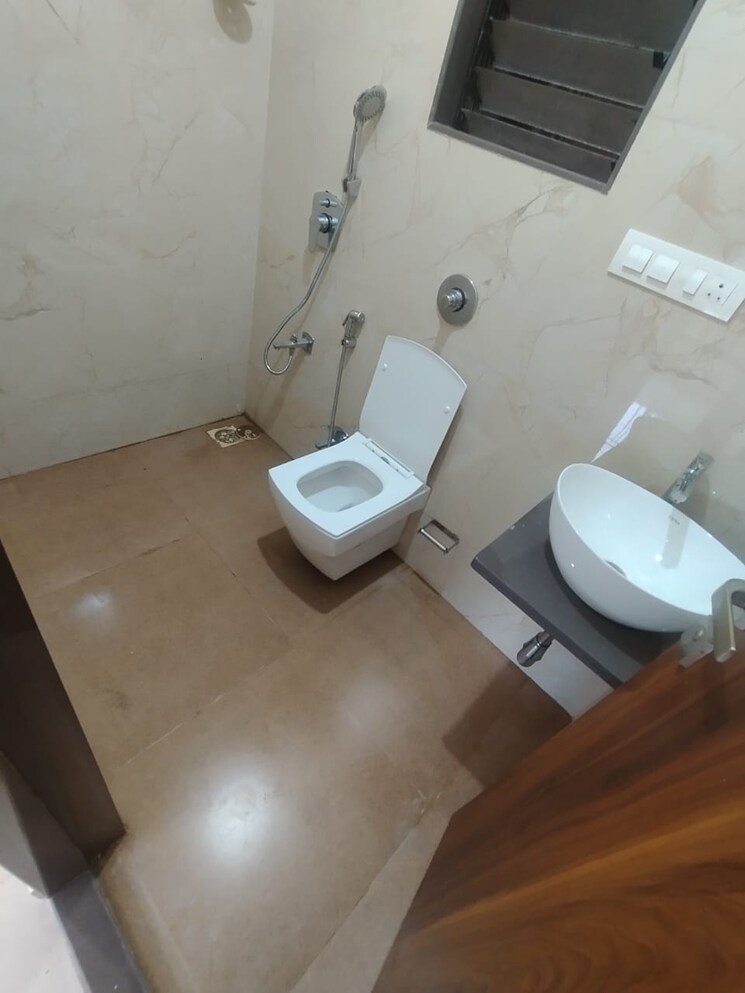 Bathroom, chaitanya-anand-lunkhod-chsl 2 Bedroom 576 Sq.Ft. Apartment In Andheri West Mumbai 8988273