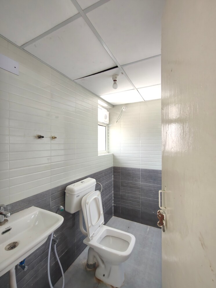 Bathroom, rof-alante 3 Bedroom 645 Sq.Ft. Apartment In Sector 108 Gurgaon 8988275