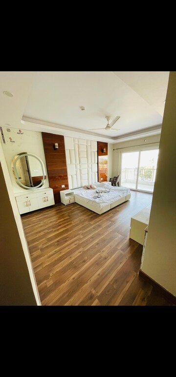 Bedroom in 4 BHK Builder Floor at BPTP Amstoria, Sector 102 – for Rent