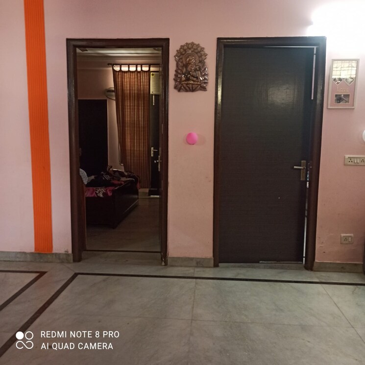 Room, sector 23a 2.5 Bedroom 1200 Sq.Ft. Independent House In Sector 23a Gurgaon 8988332