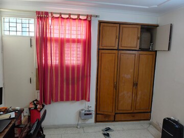Living Room in 3 BHK Builder Floor at Unitech Arcadia, South City 2 – for Rent