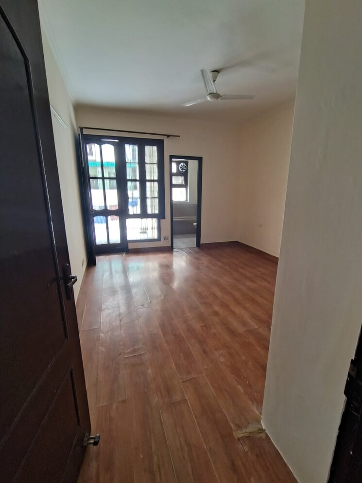 Room, unitech-arcadia 3 Bedroom 1500 Sq.Ft. Builder Floor In South City 2 Gurgaon 8988330