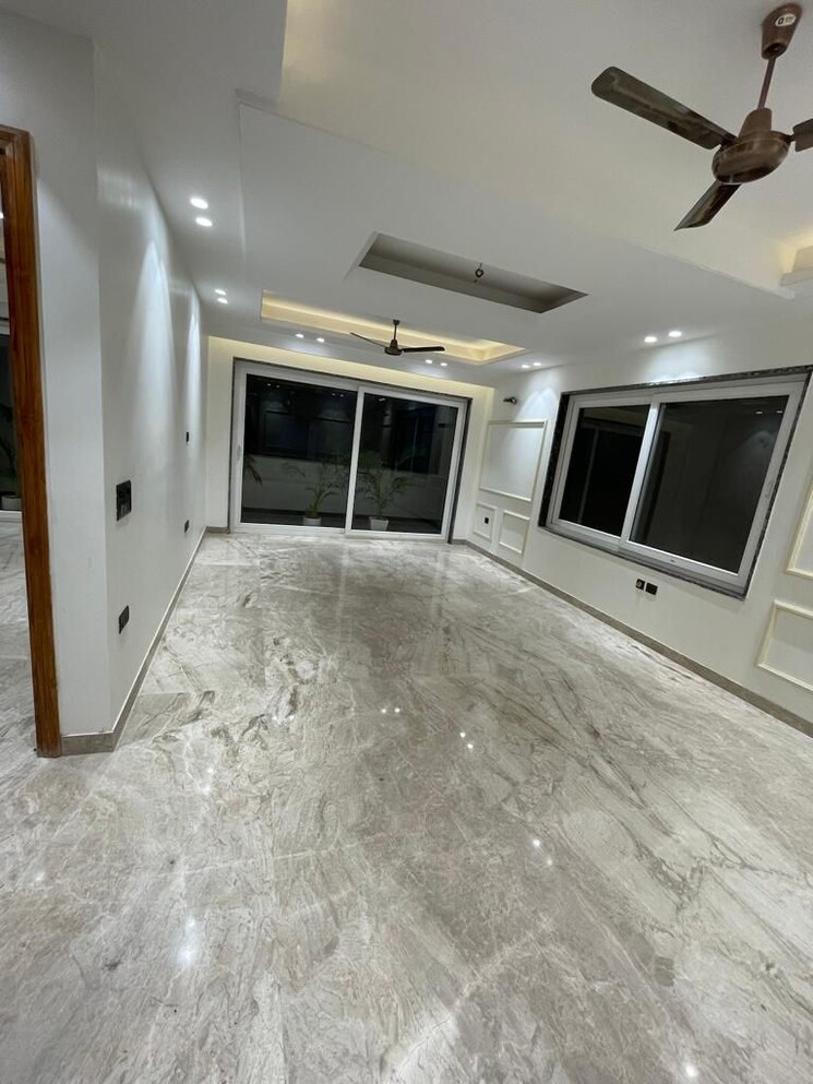 Room, auram-floor 4 Bedroom 3000 Sq.Ft. Builder Floor In South City 2 Gurgaon 8988353