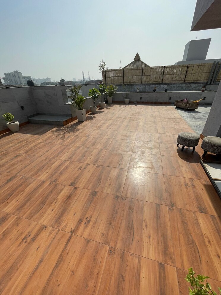 Balcony, auram-floor 4 Bedroom 3000 Sq.Ft. Builder Floor In South City 2 Gurgaon 8988353