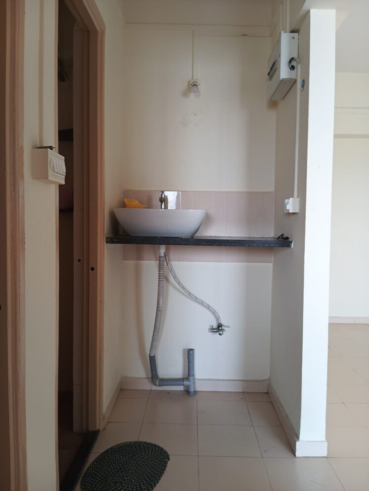 Bathroom, kharadi 1 Bedroom 450 Sq.Ft. Apartment In Kharadi Pune 8988394