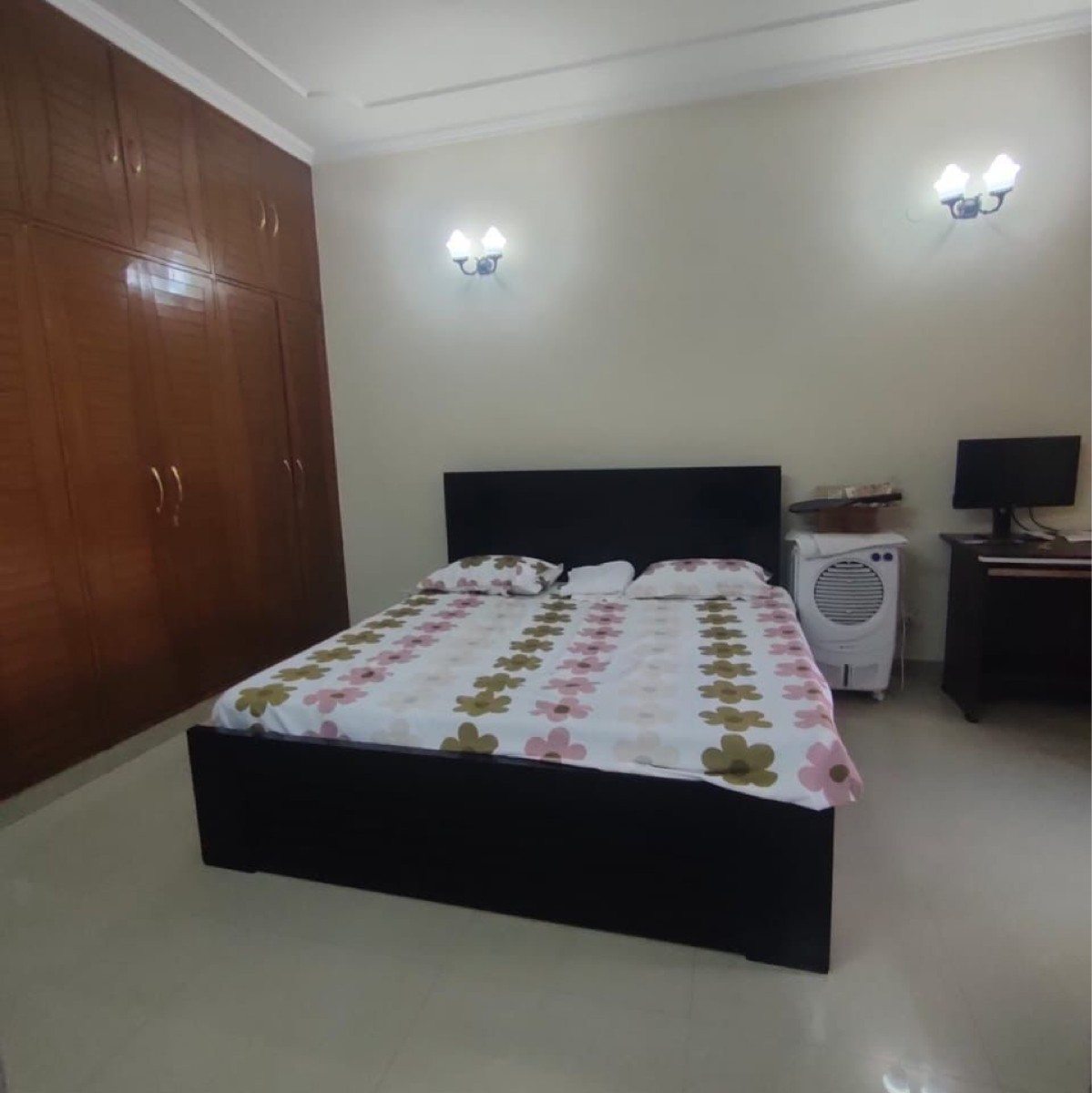 2.5 BHK Villa For Rent in Sector 23