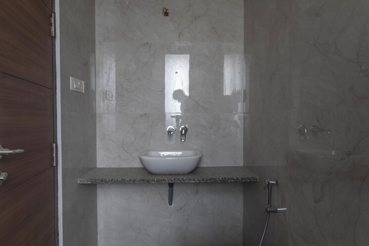 Bathroom, mulund west 3 Bedroom 859 Sq.Ft. Apartment In Mulund West Mumbai 8988379