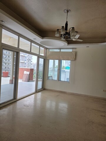 Room in 4 BHK Penthouse at Mahagun Maestro, Sector 50 – for Rent