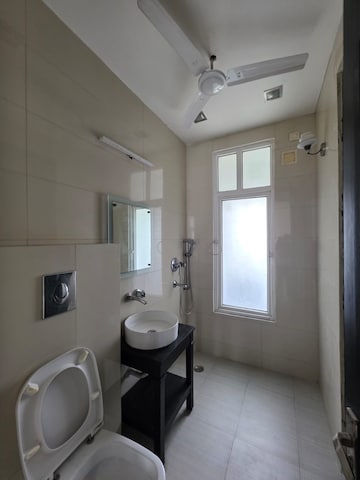 Bathroom in 4 BHK Penthouse at Mahagun Maestro, Sector 50 – for Rent