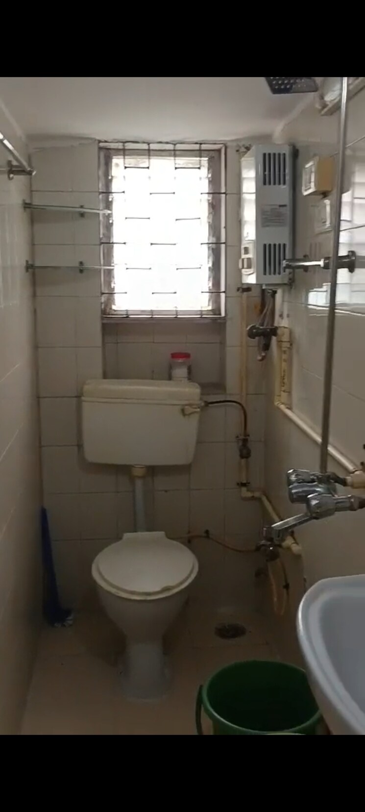 Bathroom, blue-star-apartment 2 Bedroom 700 Sq.Ft. Apartment In Andheri West Mumbai 8988427