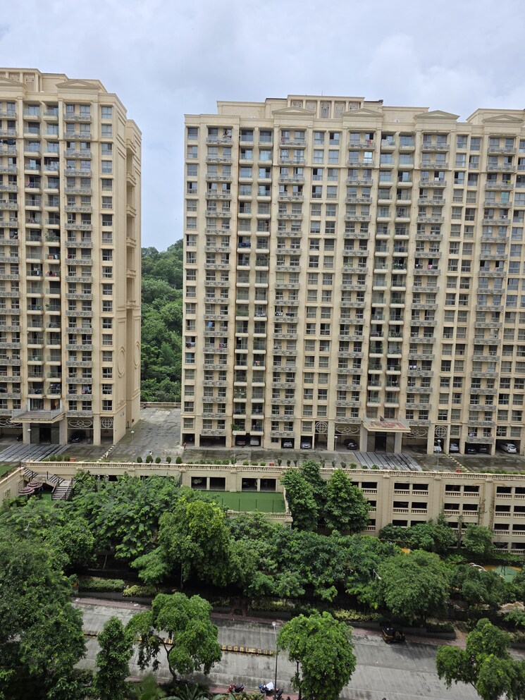 Exterior View, hiranandani-regent-hill 1 Bedroom 379 Sq.Ft. Apartment In Powai Mumbai 8988455