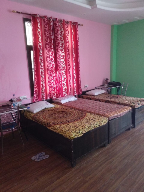 3 BHK Builder Floor For Rent in Ahinsa Khand