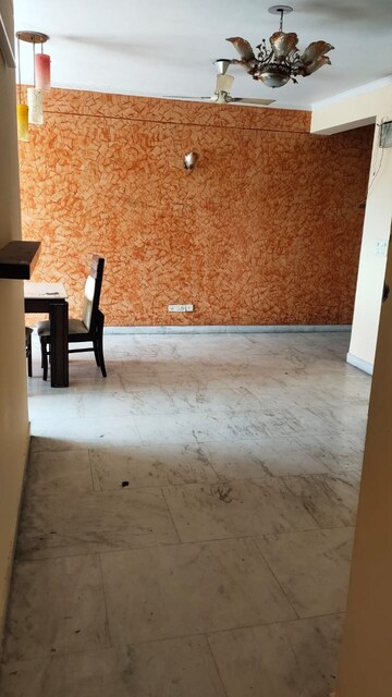 Room in 3 BHK Apartment at ATS Paradiso, Chi Iv Greater Noida – for Rent