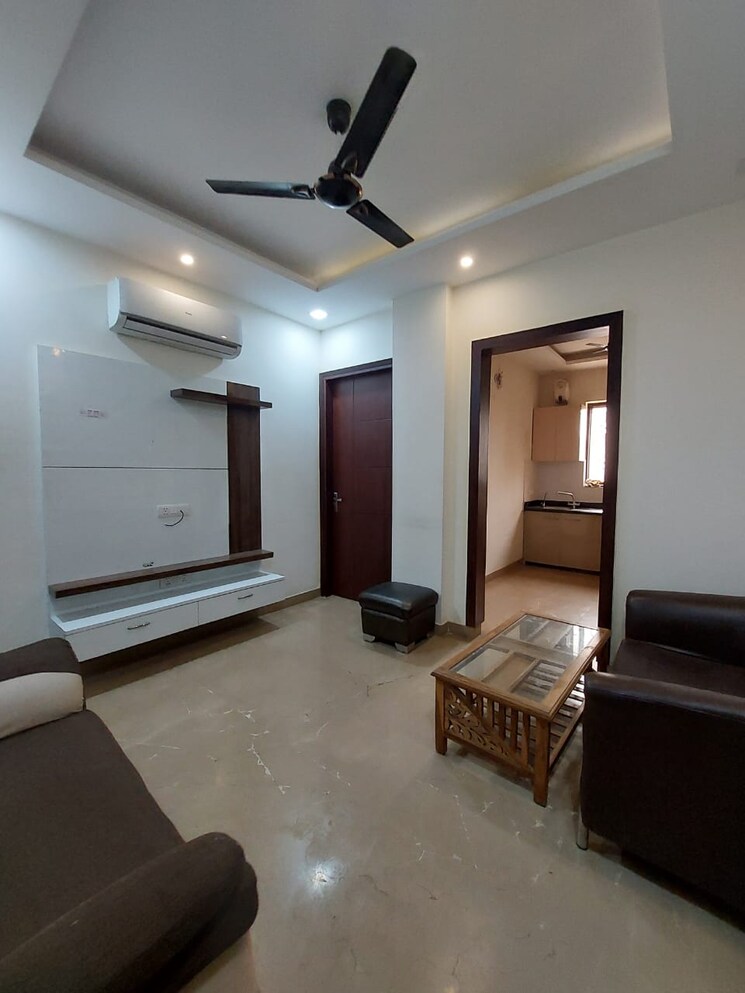 Living Room, dlf-city-phase-v 2 Bedroom 200 Sq.Ft. Builder Floor In Dlf Phase V Gurgaon 8988530