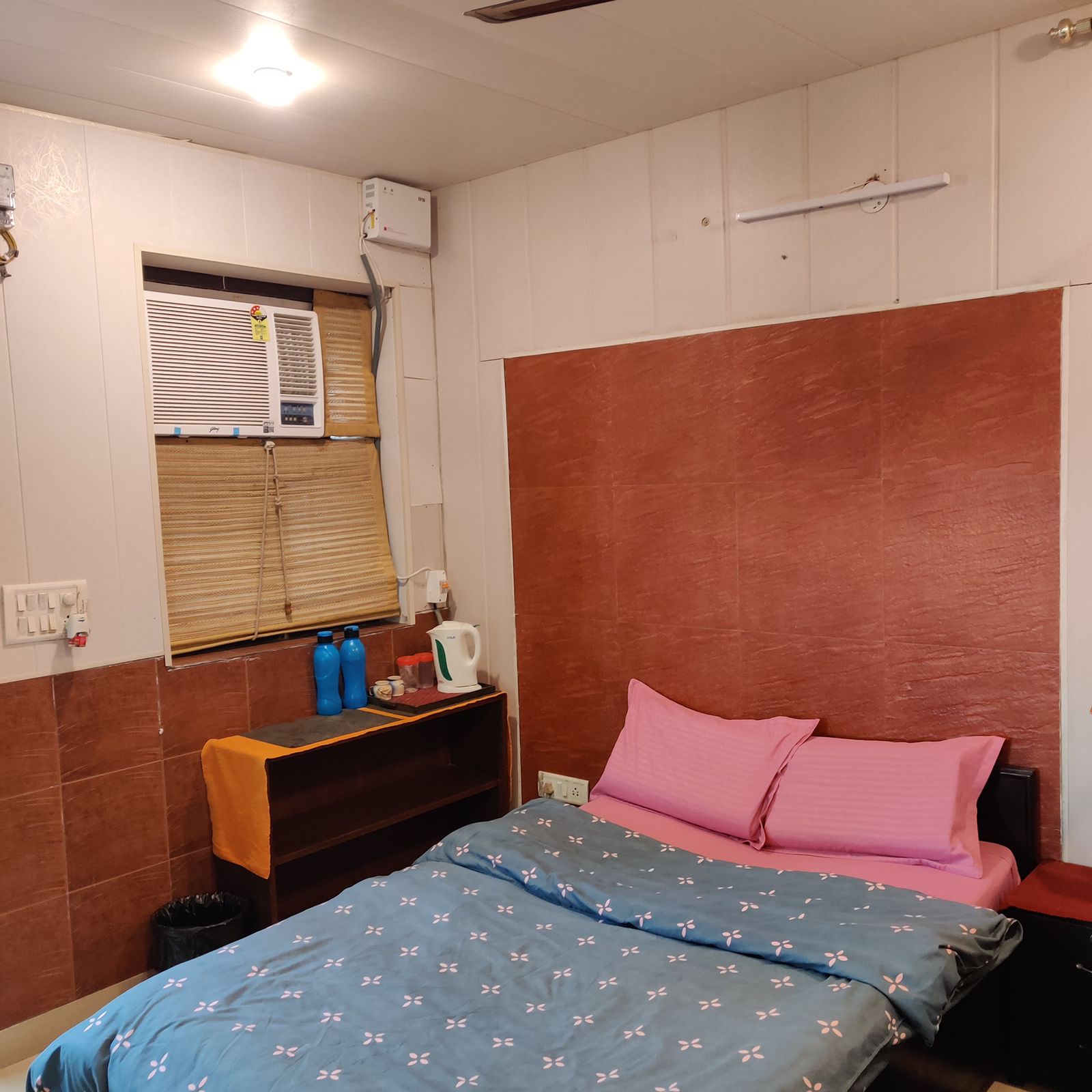 1 Rk  + Pooja Room 400 Sq.Ft. Independent House in RWA Apartments