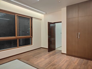 Room in 3 BHK Apartment at Langford Town – for Rent