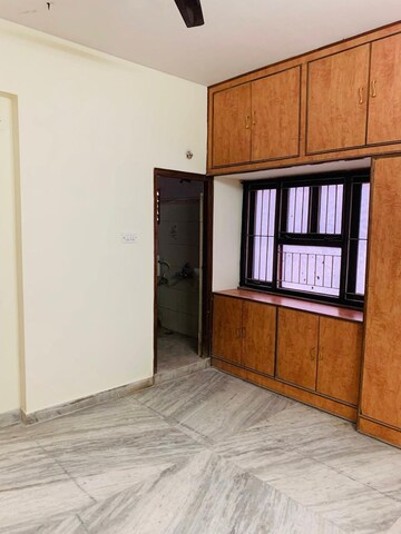 Room in 2 BHK Apartment at SM Homes Kondapur, Kondapur – for Rent
