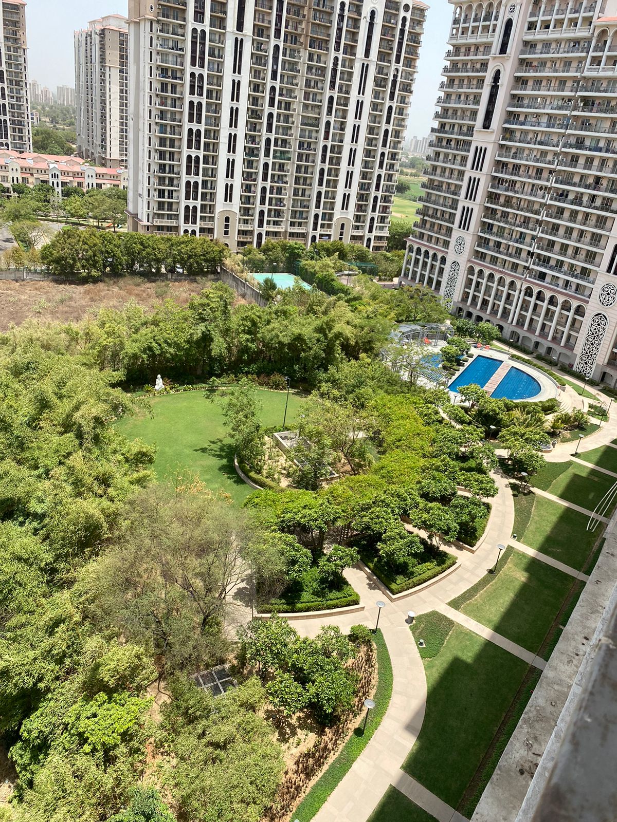 3 BHK Apartment For Sale in DLF The Skycourt