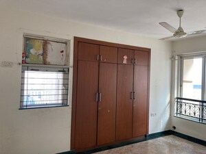 Room in 2 BHK Apartment at Hiranandani Meadows, Manpada – for Sale