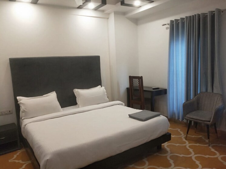 Bedroom, kalkaji Commercial Showroom 300 Sq.Yd. In Kalkaji Delhi 8988682