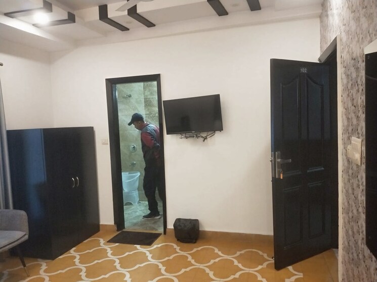 Bedroom, kalkaji Commercial Showroom 300 Sq.Yd. In Kalkaji Delhi 8988682