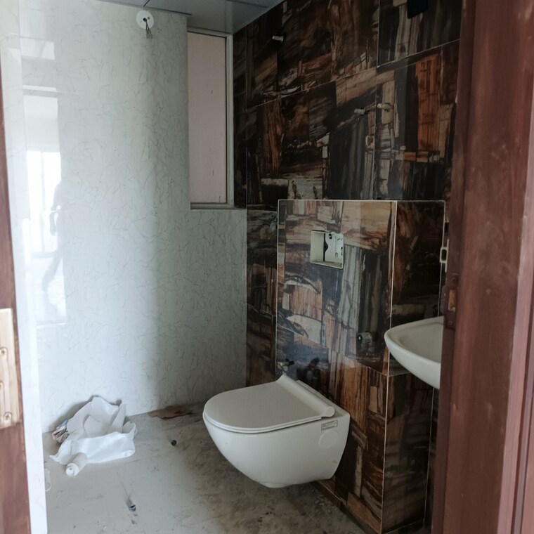 Bathroom, shiv-sai-emerald-heights 4 Bedroom 2190 Sq.Ft. Apartment In Sector 88 Faridabad 8988700