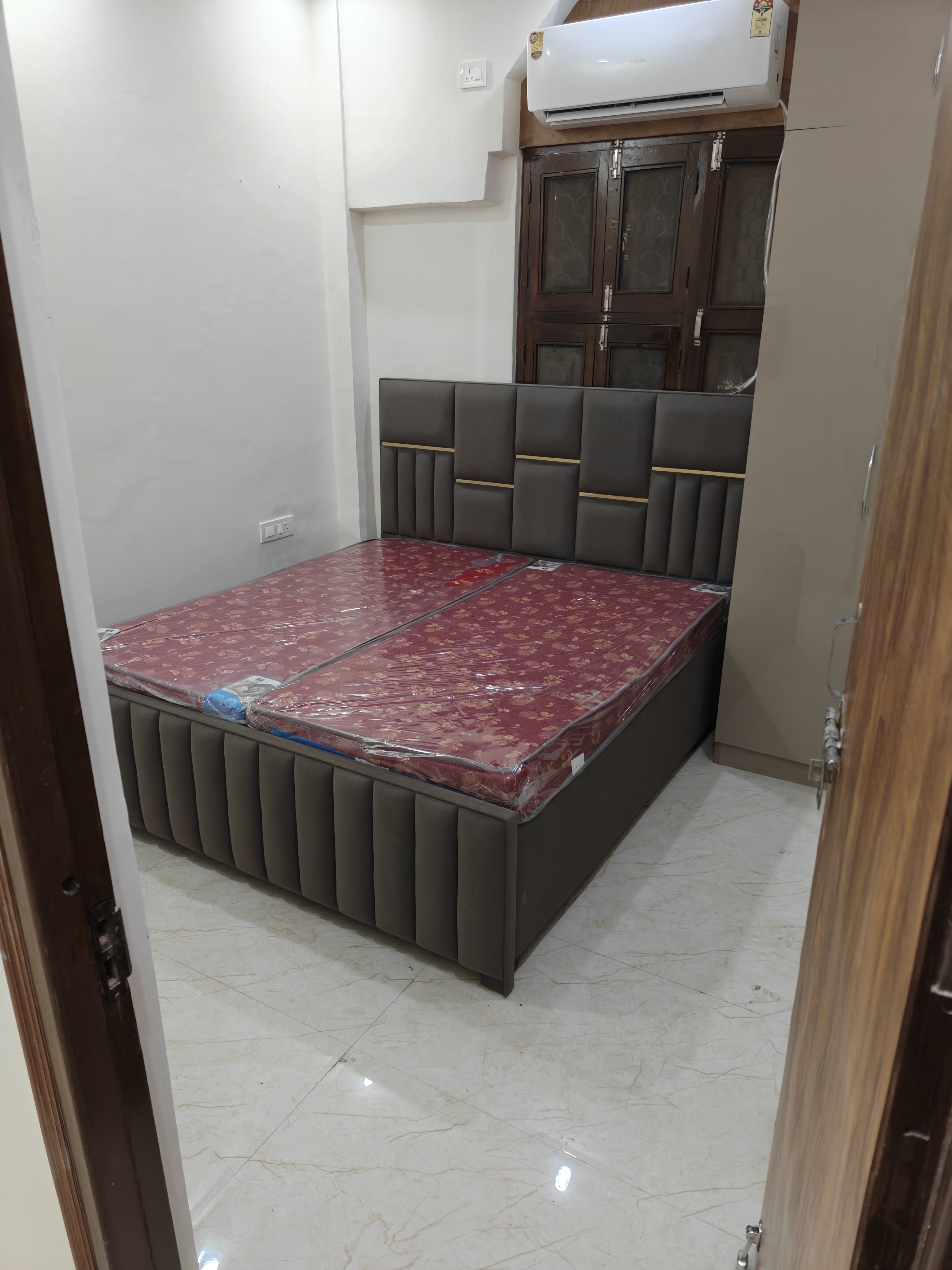 3 BHK Builder Floor For Rent in Sant Nagar