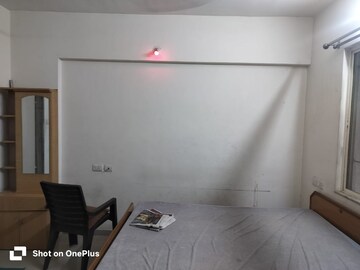 Room in 2 BHK Apartment at Ambiience Antilia, Bavdhan – for Rent