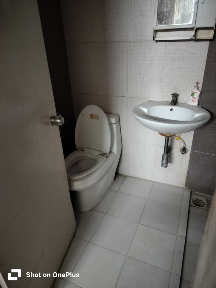 Bathroom, ambiience-antilia 2 Bedroom 900 Sq.Ft. Apartment In Bavdhan Pune 8988686