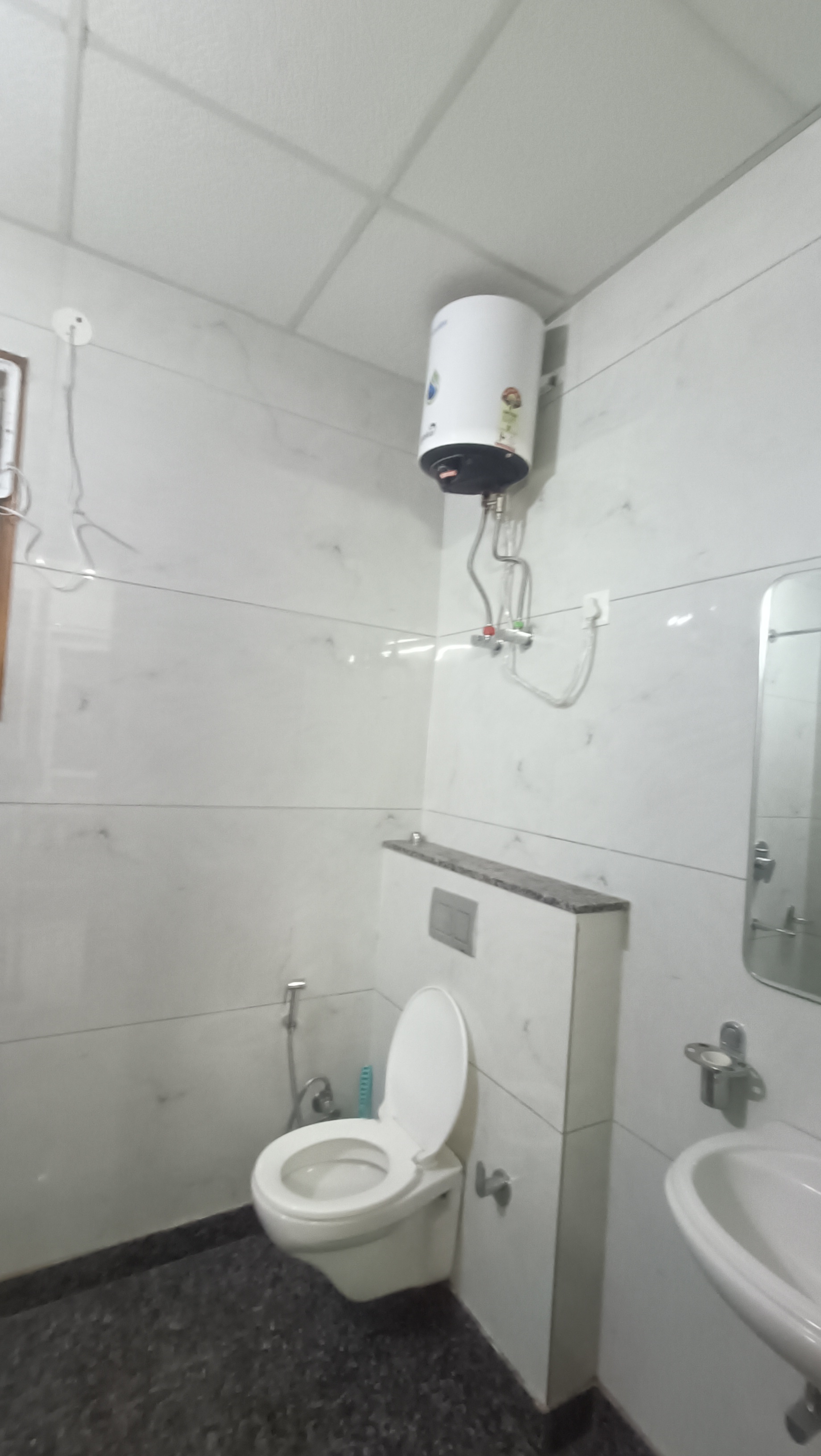 3 BHK + Extra Room 270 Sq.Ft. Builder Floor in Super Mart 1