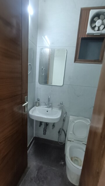 Bathroom in 3 BHK Builder Floor at Super Mart 1, Sector 27 – for Rent