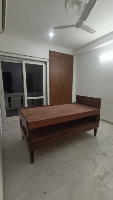 Bedroom in 3 BHK Builder Floor at Super Mart 1, Sector 27 – for Rent