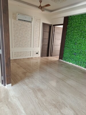 Room in 3 BHK Builder Floor at Ansal API Esencia, Sector 67 – for Sale