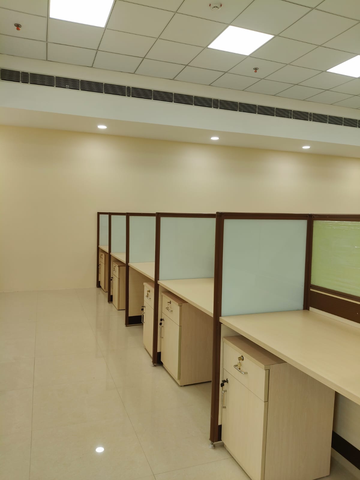 Office Space For Rent in Mani Casadona